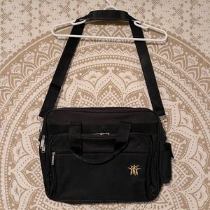 ✨HP✨ EXCELLENT CONDITION, BLACK TRAVEL-MESSENGER BAG…HAS POCKETS SIZE IS 16”x13”